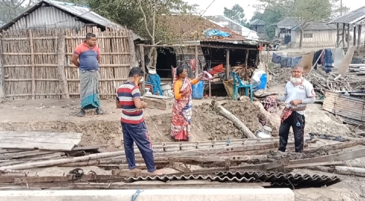 গাবুরায় ঘরবাড়ি হারানোর ভয়ে দিশেহারা হাজারো পরিবার